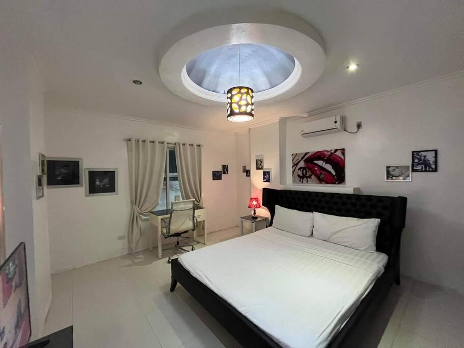 Kandi Big 1 Bedroom King Bed, Free Housekeeping, Wi-Fi Анхелес Екстериор снимка