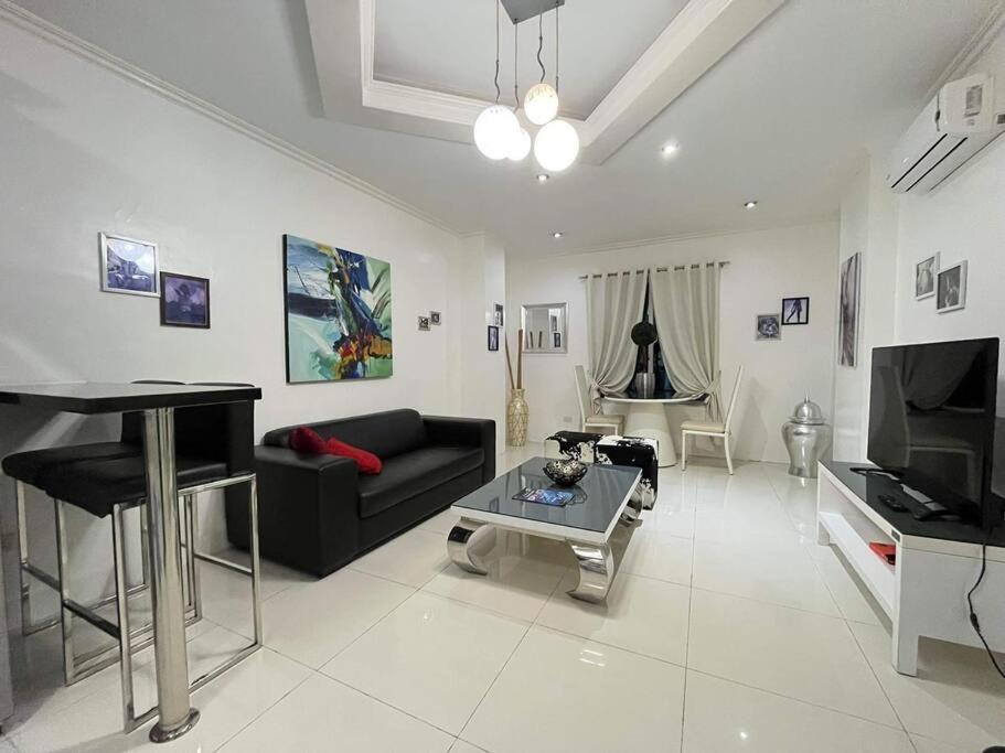 Kandi Big 1 Bedroom King Bed, Free Housekeeping, Wi-Fi Анхелес Екстериор снимка